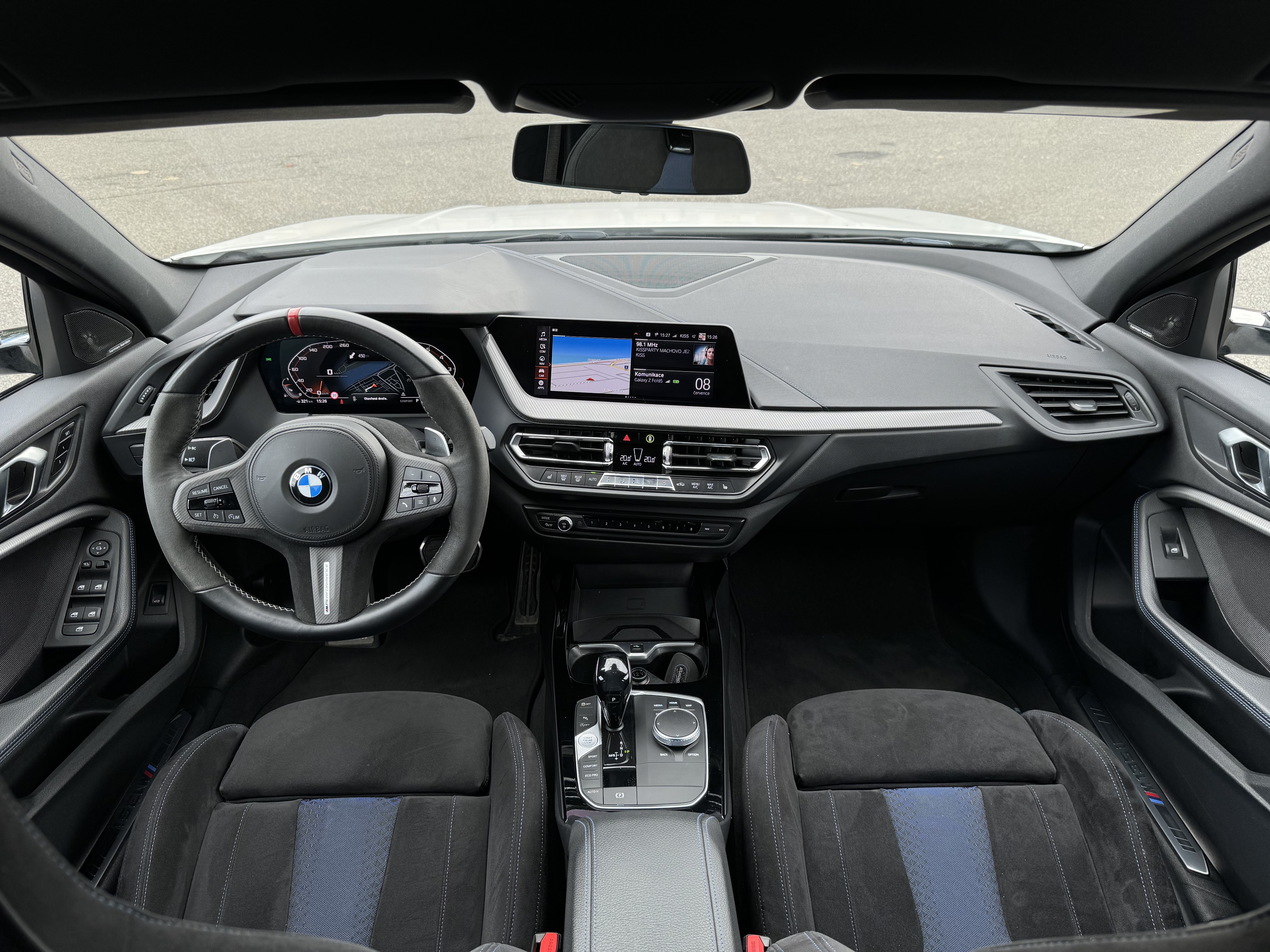BWM M135i xDrive M Performance | super hot hatch | 300 koní | české ojeté auto | jedinečný vzhled | super výbava | skvělá cena | odpočet DPH | nákup online na AUTOiBUY.com